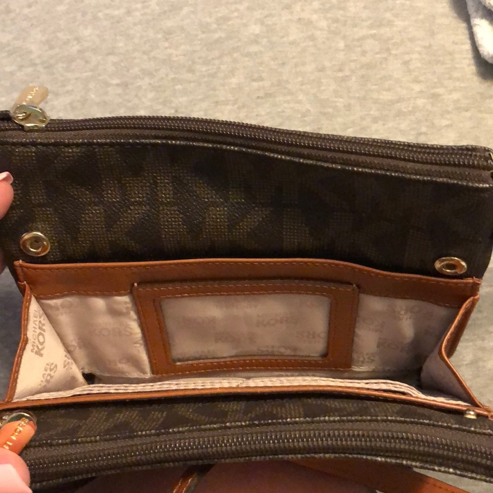 Cross body bag - Picture 2 of 3